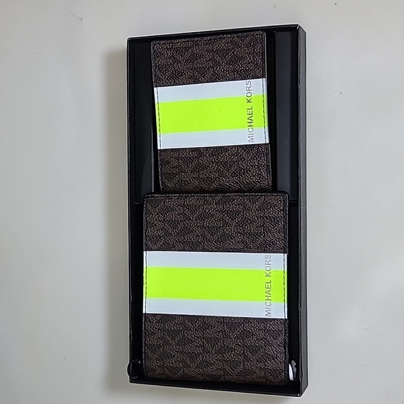Michael Kors Men's 3 in 1 Wallet Box Set BROWN/NEON - Picture 2 of 5